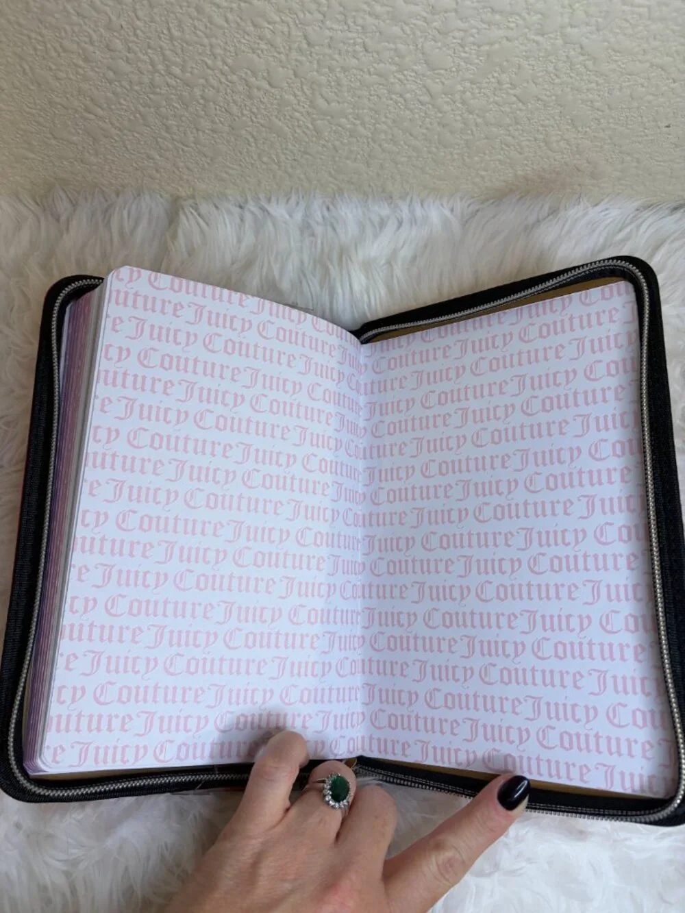 Juicy Couture 2026-2027 18 Month Weekly Planner Pink Zip Around NWT